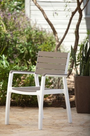 Стул c подлокотниками Гармония (Harmony armchair) белый-капучино в Нижнем Тагиле - nizhniy-tagil.mebel24.online | фото 1
